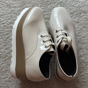 SHEIN Cream and Tan Women's Sneakers